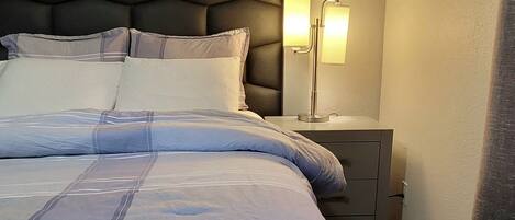 4 室のベッドルーム、アイロン / アイロン台、WiFi、ベッドシーツ