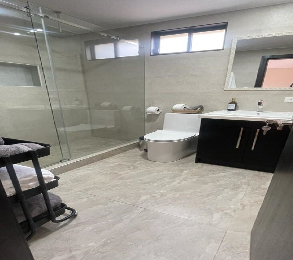 مجففات شعر، مناشف، صابون، شامبو