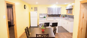 Charming 2-Bedroom Apartment with AC, WiFi and Parking space inGeorgetown