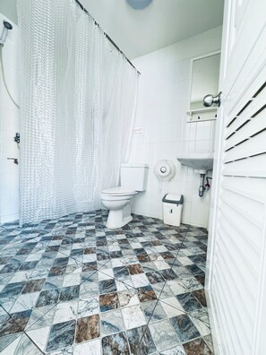 Bathroom - La Casa Patong (Patong)
