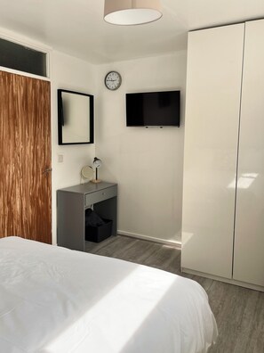 1 chambre, coffres-forts dans les chambres, bureau