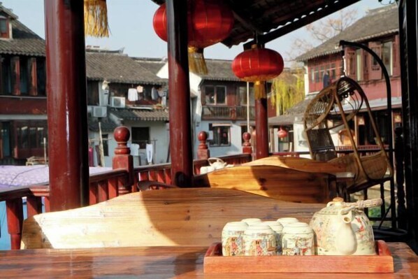 รับประทานอาหารกลางแจ้ง