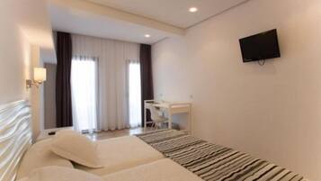 Deluxe-Doppelzimmer | Schallisolierte Zimmer, Bügeleisen/Bügelbrett, kostenloses WLAN