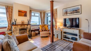 Unclassified image, 2 of 25, button - 3 bedroom accommodation in Waternish, Isle of Skye (Waternish, Isle of Skye)
