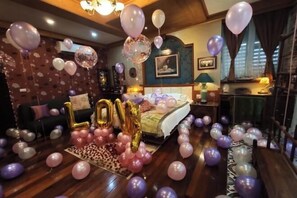 Cribs/infant beds