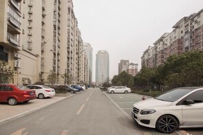 Unclassified image, 2 of 11, button - Bengbu Flower Theme Apartment (Bengbu)