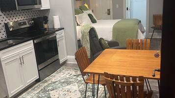 1 chambre, fer et planche Ă repasser, Wi-Fi, draps fournis