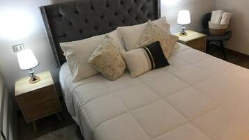 2 habitaciones, tabla de planchar con plancha, wifi y ropa de cama