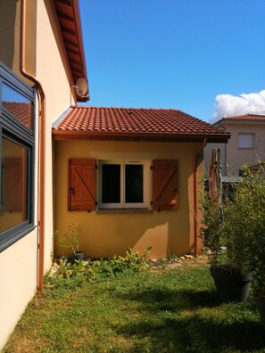 Exterior detail - Chambre Individuelle Avec sdb (Bressolles)