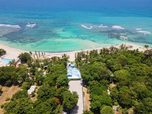 Beach - Spectacular Beach front villa, 5 bedrooms... a piece of paradise (Playa Juan Dolio)