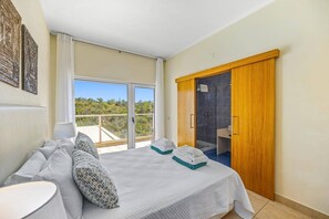 4 makuuhuonetta, silitysrauta/-lauta, ilmainen Wi-Fi, vuodevaatteet