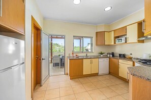 Mikrowelle, Geschirrspüler