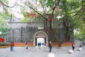 الإطلالة من المنشأة