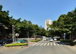 Self-parking (surcharge) - Yuebei Hotel (Guangzhou)