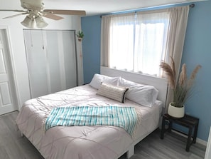 3 habitaciones, tabla de planchar con plancha, cuna de viaje y wifi