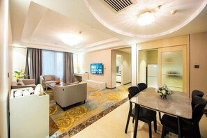 Iron/ironing board - Jiagao Business Hotel(FoShan NanHai WanKe) (Foshan)