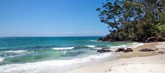 Blenheim Hideaway - 5 Mins Walk to Beach