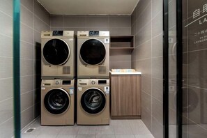 Laundry room - HanTing Hotel (Guangzhou Huadu Square Metro Station) (Guangzhou)