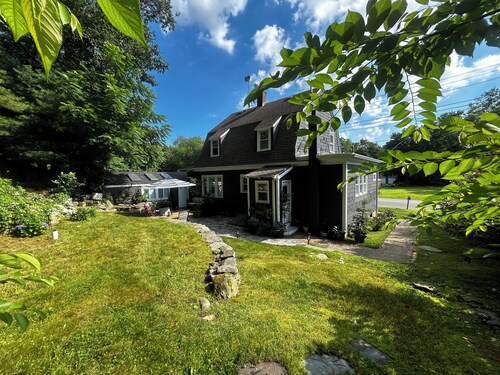 Modern & Spacious Colonial Near Downtown Providence & Brown University - 9 min