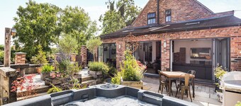5 bedroom accommodation in Ashbourne