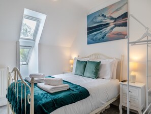 5 bedrooms, free WiFi, bed sheets