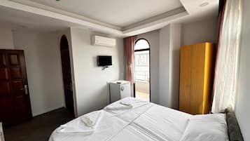 Classic Room, Balcony, Partial Sea View