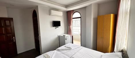 Classic Room, Balcony, Partial Sea View
