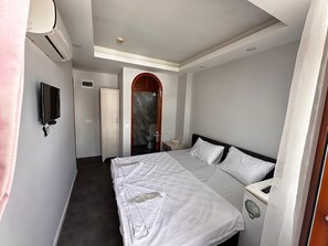 Classic Room, Balcony, Partial Sea View