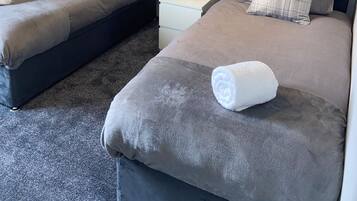 2 bedrooms, desk, iron/ironing board, free WiFi