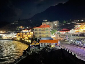 Exterior - U&G's Inn (Swat)