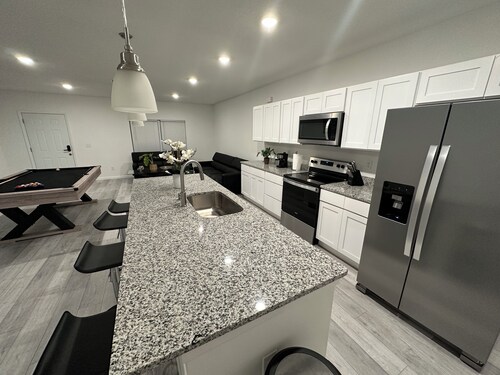 Home with Pool Table: Nature, Tranquility, close the Beach, Lake, USSSA.