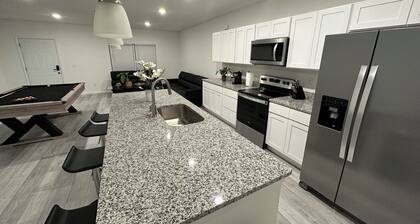 Home with Pool Table: Nature, Tranquility, close the Beach, Lake, USSSA.