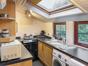 Dishwasher, highchair - 2 bedroom accommodation in Whiting Bay (Whiting Bay)