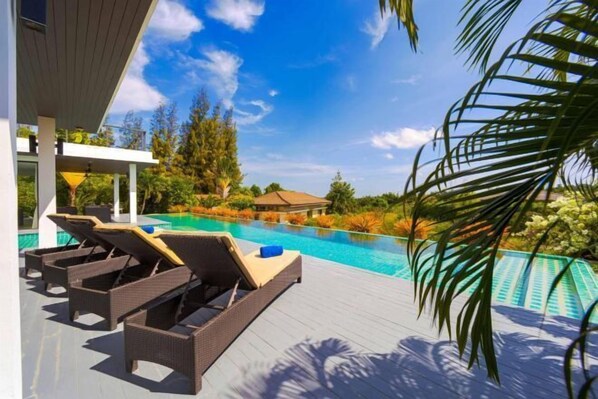 บริเวณภายนอก