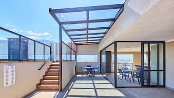 Comfort Apartment, Beachside | Terrace/patio