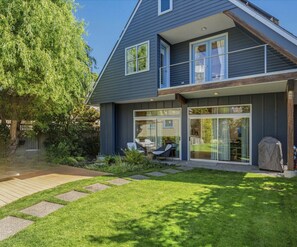 Exterior - 4BR 4BA The Gardens at Queen Anne (Seattle)