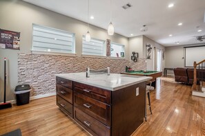 Games room - Cozy 6BR Home X MedCtr X NRG Stadium X Fast Wi-Fi (Houston)