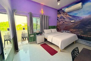 标准双人房或双床房, 阳台, 花园景观 | 办公桌、笔记本电脑工作区、免费 WiFi