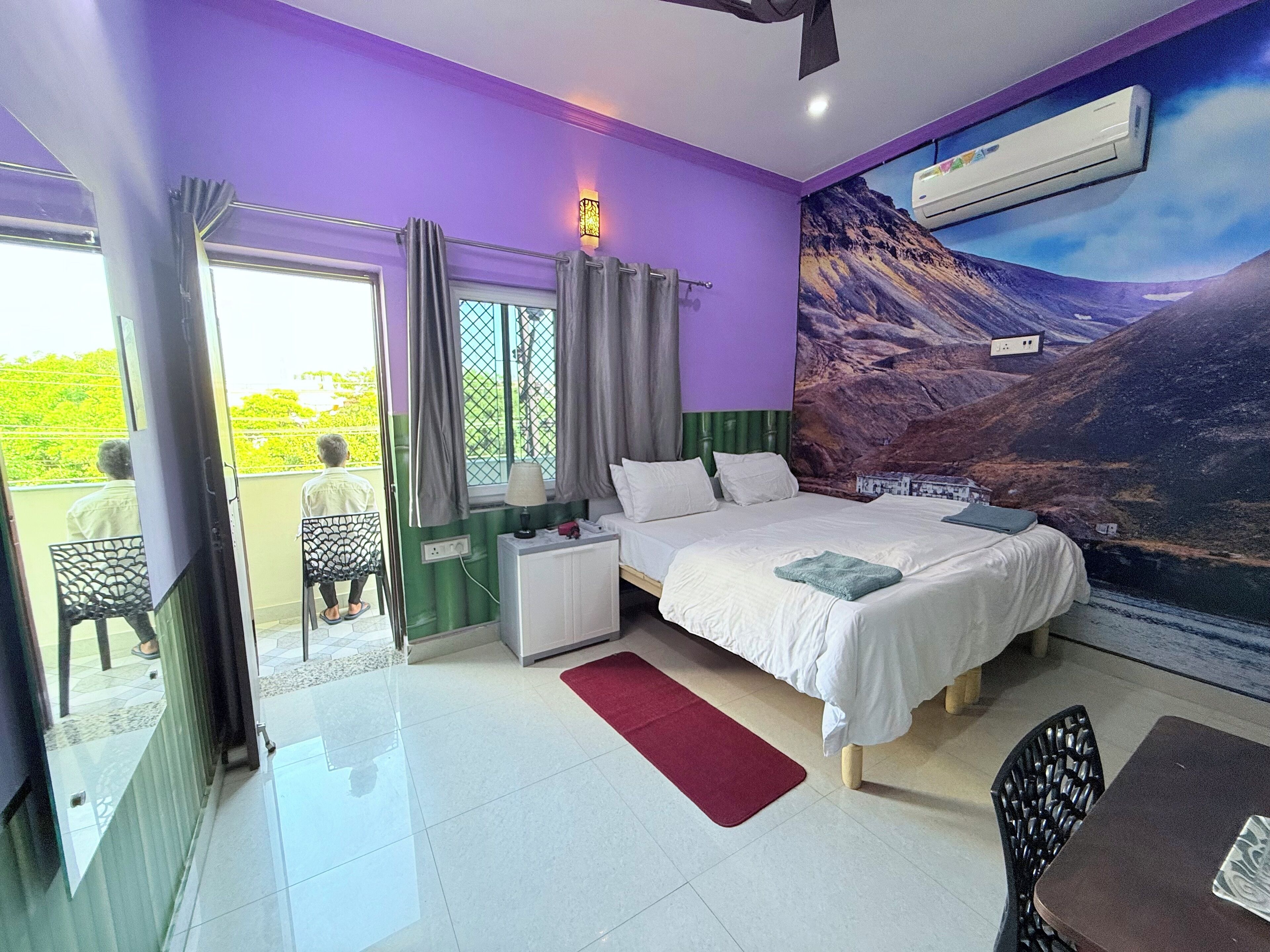 Habitación estándar con 1 cama doble o 2 individuales, balcón, vistas al jardín | Escritorio, espacio para trabajar con un portátil, wifi gratis