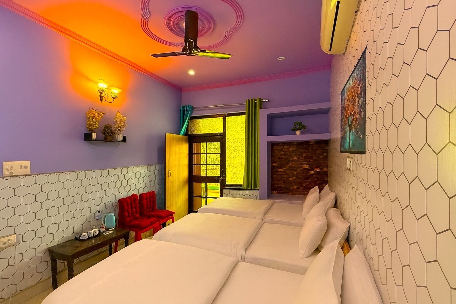 Chambre Triple Familiale, balcon | Bureau, espace de travail pour ordinateur portable, Wi-Fi gratuit