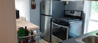Cozy 1-bedroom upper apartment with AC and WiFi in charming Harvard
