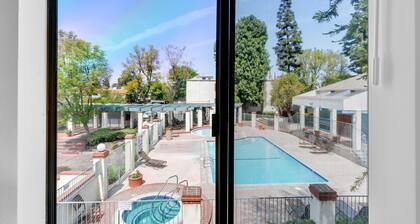High Ceilings 3BR with Loft-2 Baths Pool & Jacuzzi