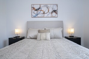 3 chambres, fer et planche à repasser, lit parapluie, Wi-Fi gratuit