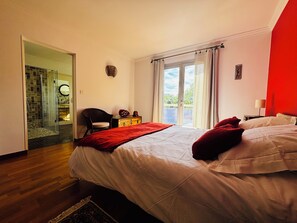 5 chambres, fer et planche à repasser, accès Internet, draps fournis
