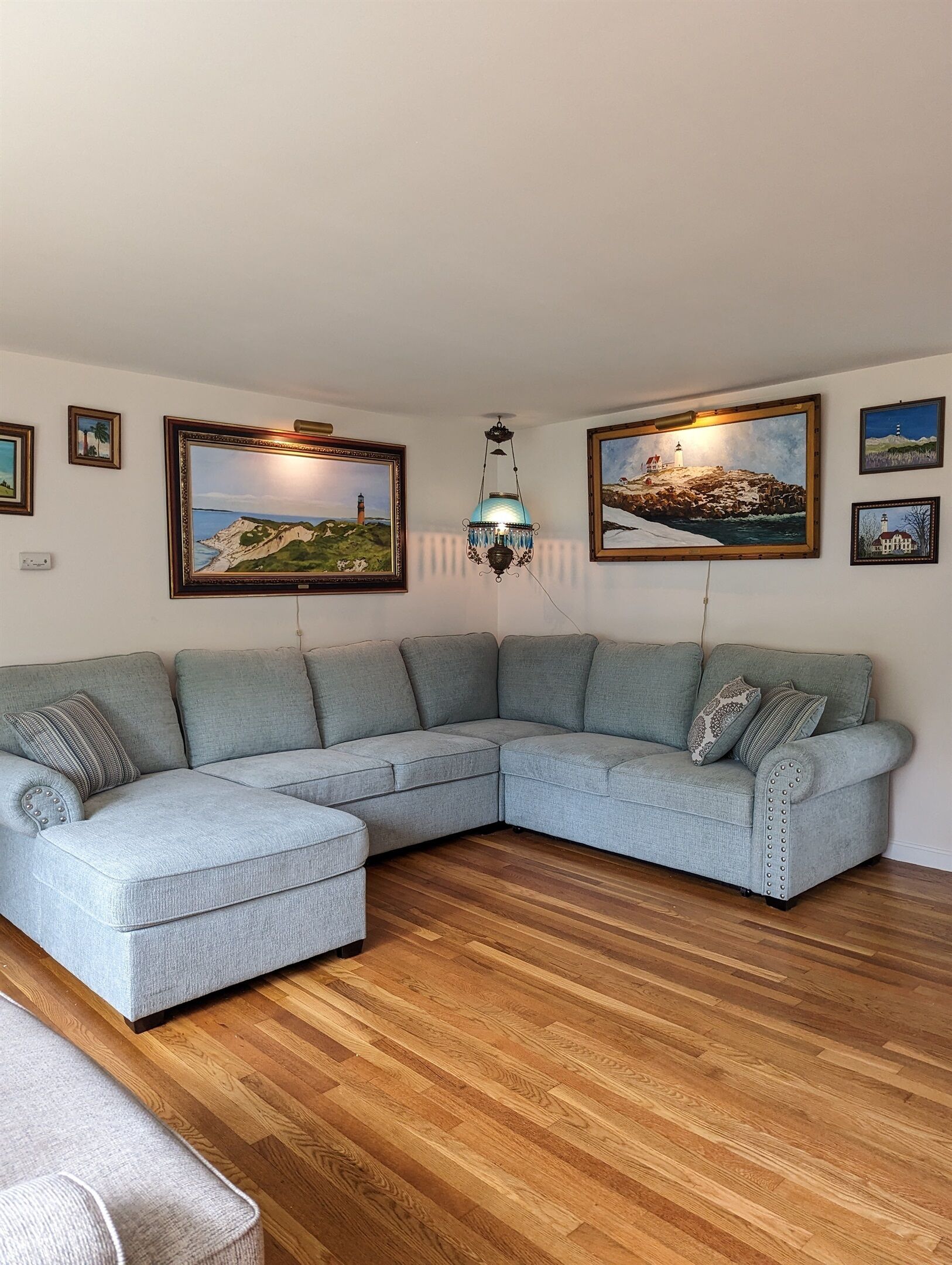 Smart TV, fireplace, table tennis
