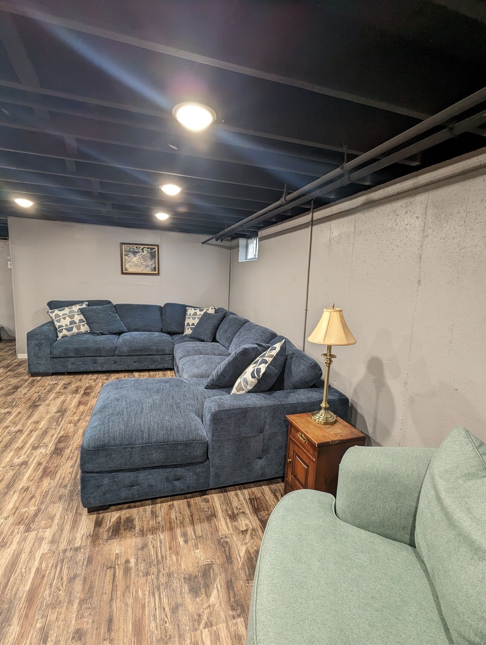 Smart TV, lareira, mesa de pingue-pongue