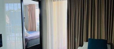 1 dormitorio, tabla de planchar con plancha, wifi gratis y ropa de cama