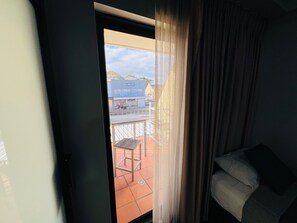 Interior - One Bedroom Spa Apartment (Hamilton)