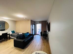 1 slaapkamer, een strijkplank/strijkijzer, gratis wifi, beddengoed