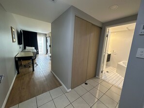 1 camera, ferro/asse da stiro, Wi-Fi gratuito, lenzuola